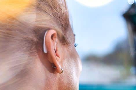 Bild: Hinter-dem-Ohr-Hörgerät